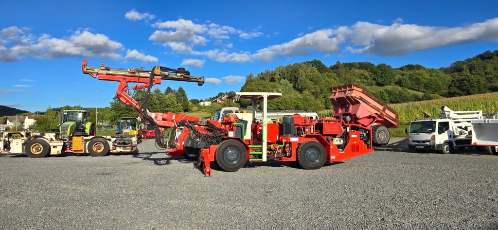 10f7fd65-6f31-492e-8c94-80245cd5d425-used Boomer.jpg