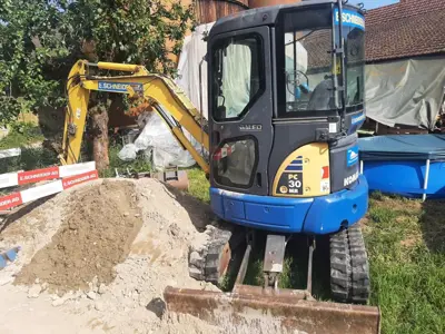 Zu Verkaufen Komatsu PC30MR-2