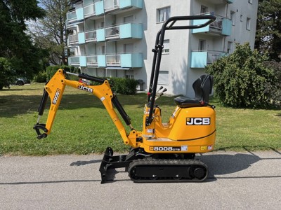 JCB 8008