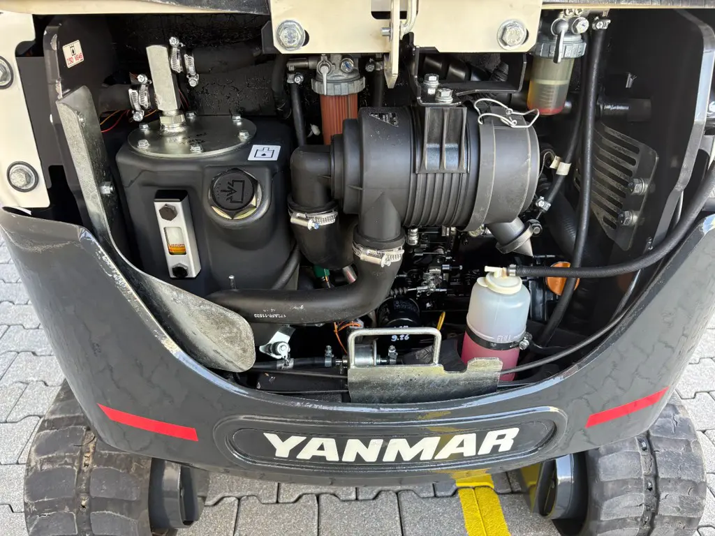 aa2443b9-d93a-4083-ac84-912a4cf3e88e-Yanmar SV18 (9).jpg
