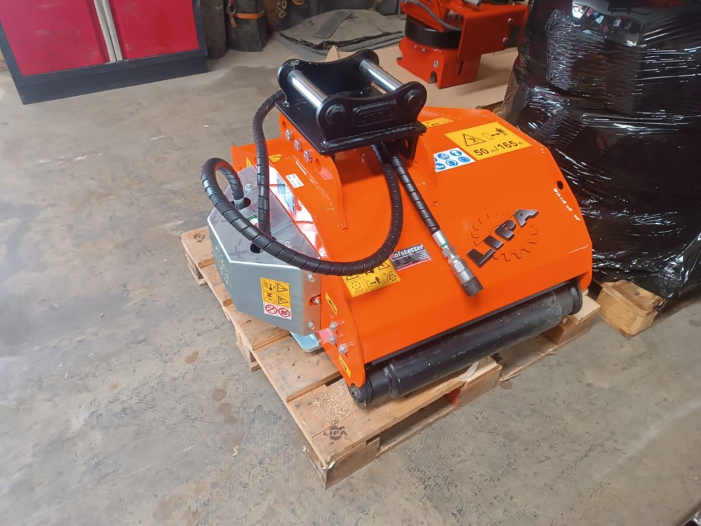 1f248d36-7095-4dab-8a12-b96446d173c0-Mulcher Seite.jpg