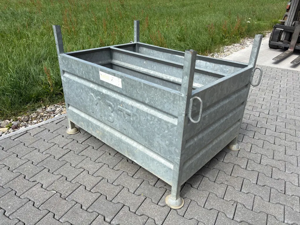 6588cc1a-e654-4b7c-b117-77193e68e128-MBT Transportkiste (2).jpg