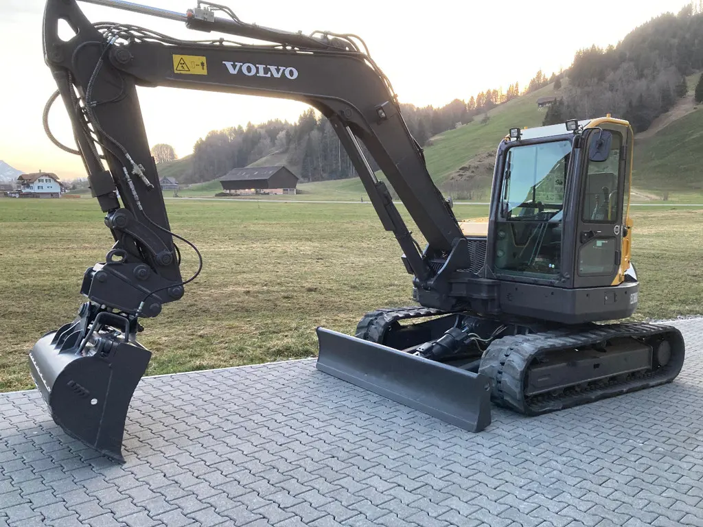 d0ace809-f979-4059-abf5-8e76c98b3d4d-Volvo ECR88 (4).jpg