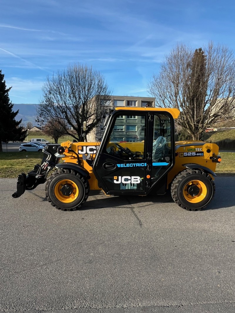 96746bf5-5756-4f0c-ab0c-4ce1c65e8184-525-60E 3.jpg