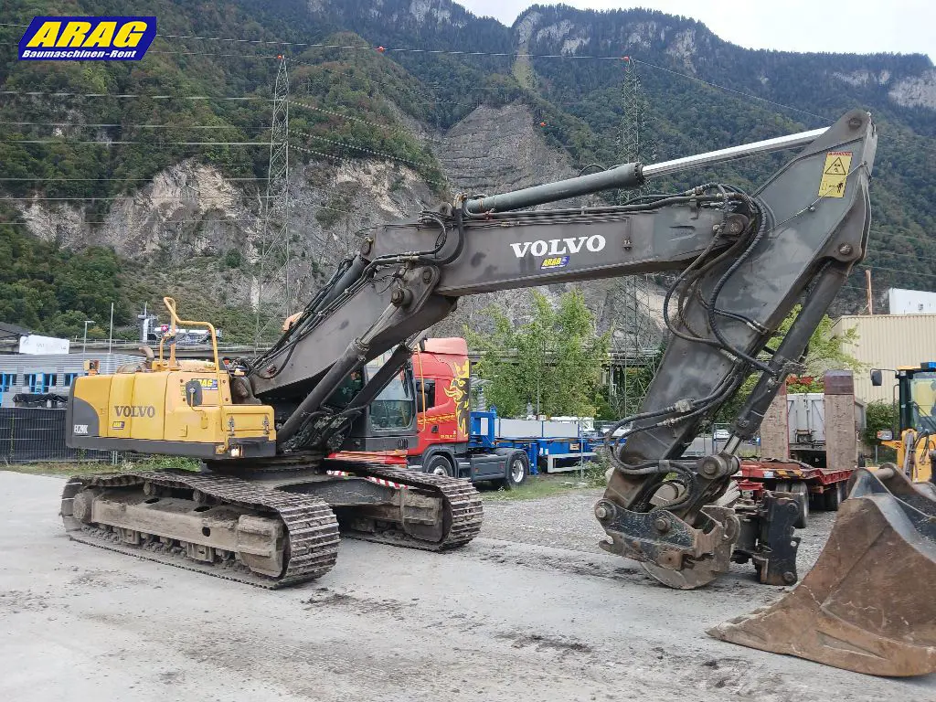 2f190110-d540-4806-8d56-33a6cfb8010a-volvo EC290_0000000712_06.jpg