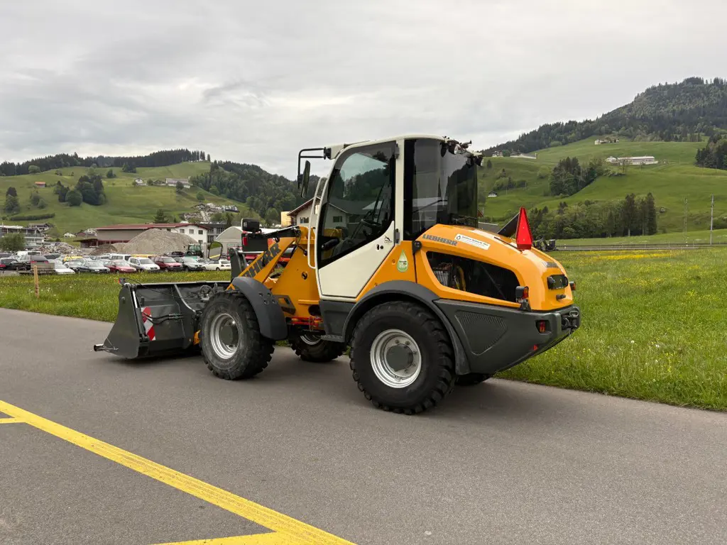 47096932-1691-4430-8a28-2df3fbd69bd0-Liebherr L508C Pneulader (3).jpg