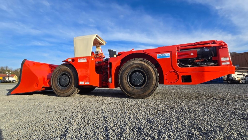 29a2969e-dd87-4a61-a4e9-39ddb178d1e4-Fahrlader Untertage.jpg