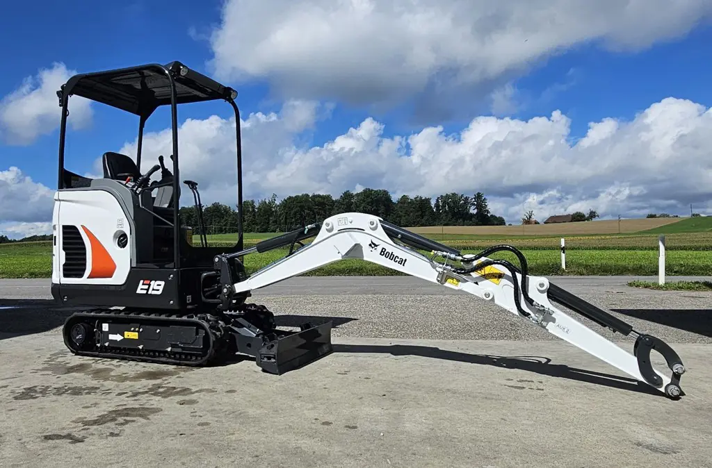 6b483917-b785-45c9-be16-e45ab762d6f7-leiserag-bobcat E19 Stage V 3.jpg