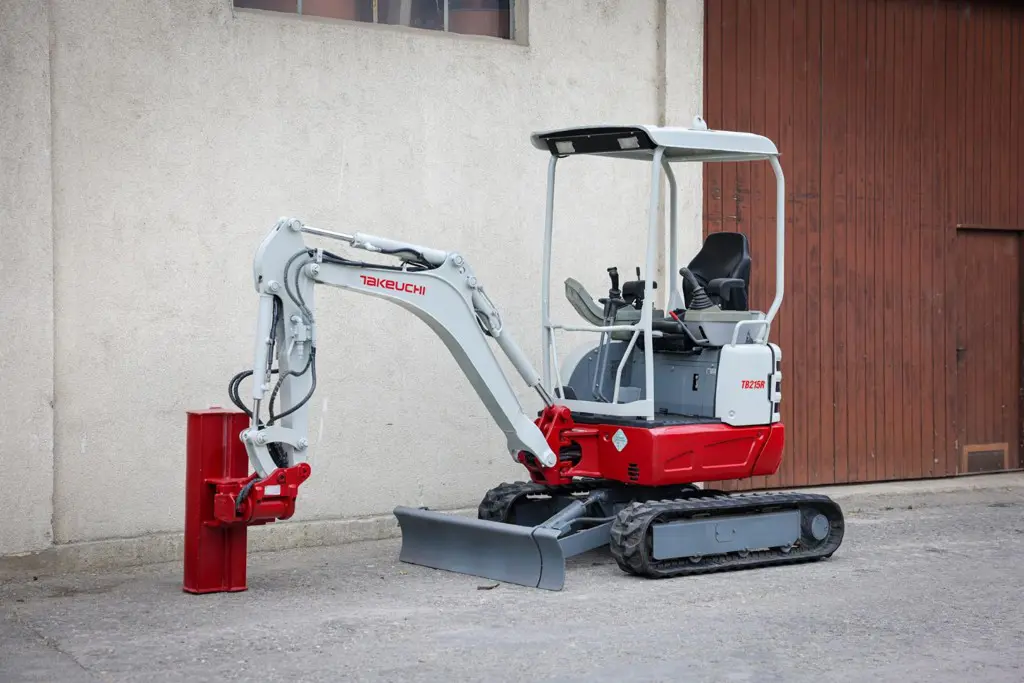 Mini-pelle compacte Takeuchi 1.6t - 3.52.012