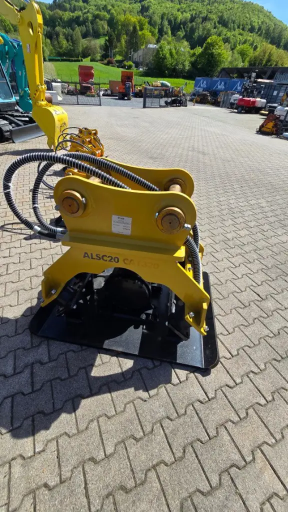 72149f5f-1adb-41b3-9bc6-e88280f16a85-compactor.jpg