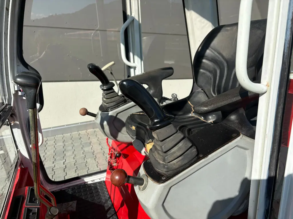 fc14d27a-3e2a-462e-8ecb-7fc96bc72337-Neuson 1.7 To (6).jpg