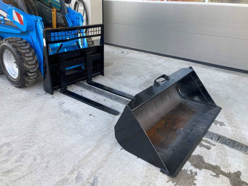 a3cc1a4d-0380-4d2b-8ff3-d3ddcc5a8d51-Case Kompaktlader (5).jpg