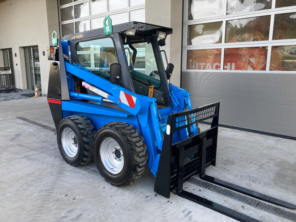 54e99ae6-a3a1-4193-b24c-c6727999e48e-Case Kompaktlader (1).jpg