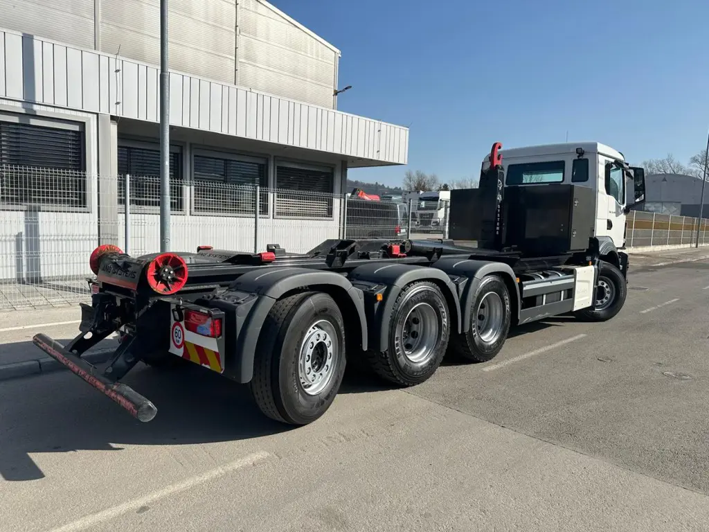 a7978ba9-f6c9-4430-95fa-44375f6d1d0f-WhatsApp Image 2026-03-10 at 16.44.43 (9).jpg