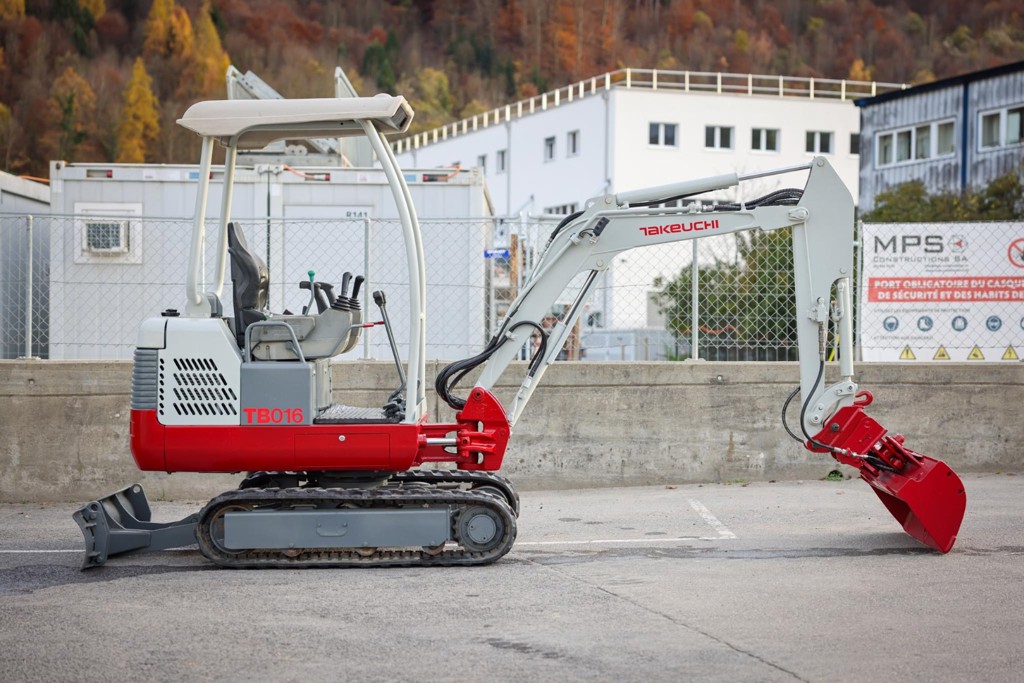 271b23c7-2735-4a2d-8d45-911d2466f8d1-TAKEUCHI_TB016-E.39 (9).jpg