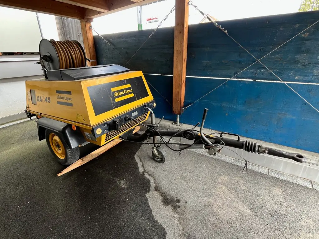 d957b571-92f3-479d-a768-cee114b025cc-Atlas Copco_Kompressor XAS 45 DD_ (8).jpg