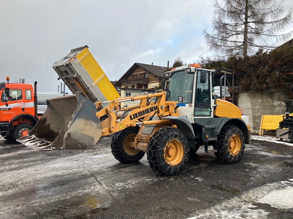 cb82c7f9-0759-4dcc-8703-e59e950b8fb8-Liebherr 514 6.jpg