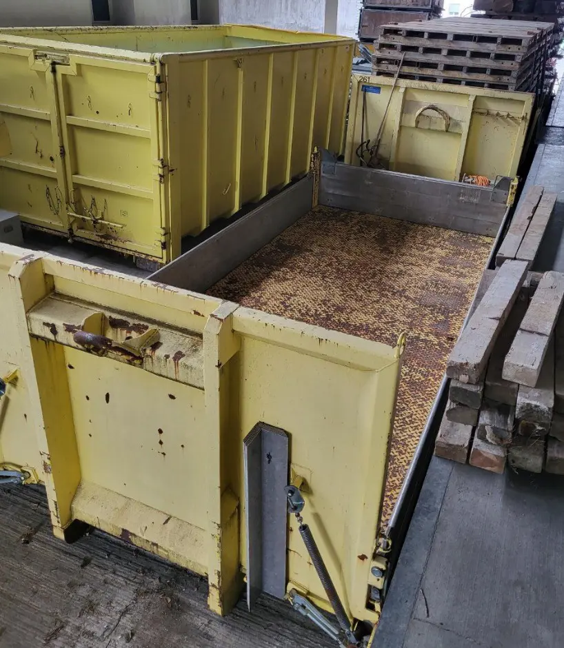 01a35662-493f-482f-82a3-0c0104ab28d9-LKW Mercedes AXOR 5.jpg