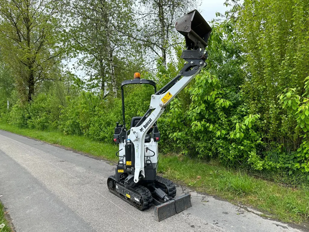 e8f108e0-fdc3-4332-a070-64573960b843-8.-leiser-ag-bobcat- e10e.jpg