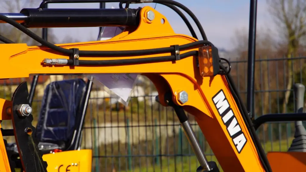 6ce7c716-311b-4fe3-ab11-07d369f2c62b-excavadora pequeña.jpg