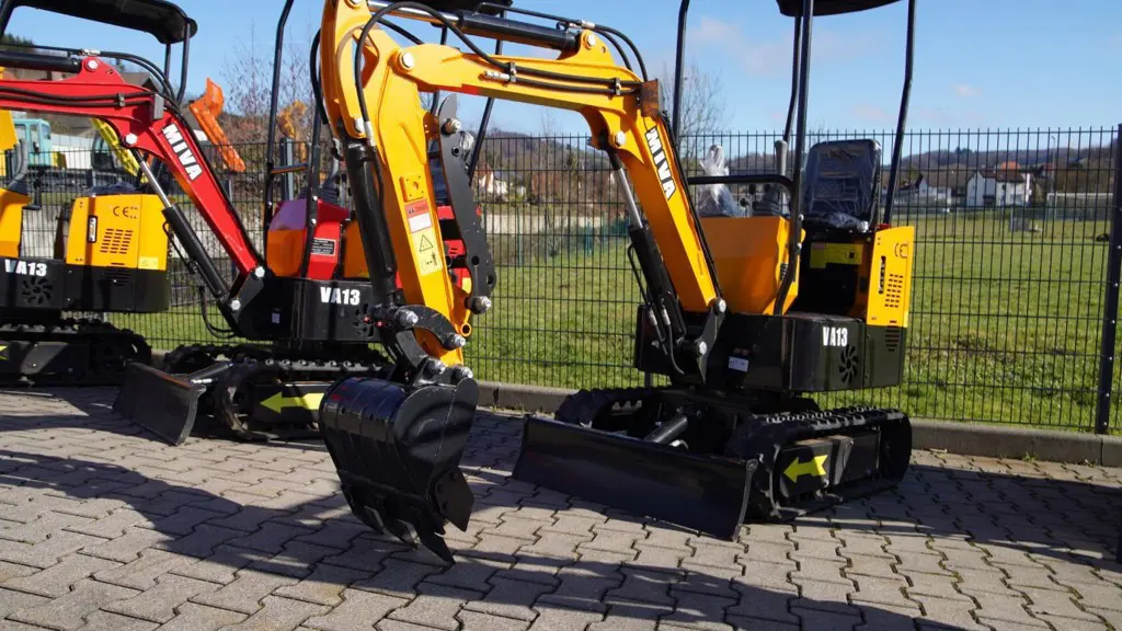 306df71a-538c-427c-b6da-36ffaae39098-Minibagger 1 to.jpg