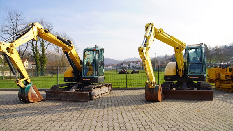 03048316-7995-4b79-8956-0e51a7b12dcd-Yanmar Minibagger.JPG