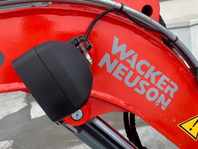 a6ff223d-2224-43e4-9b18-2665f95bfe0b-Neuson 1503 13.jpg