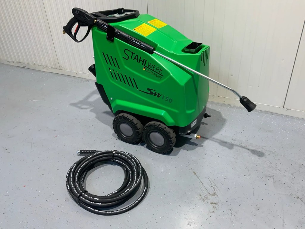 a72c7e58-126a-4aa4-8014-32f8bde690e7-15 conv.jpg