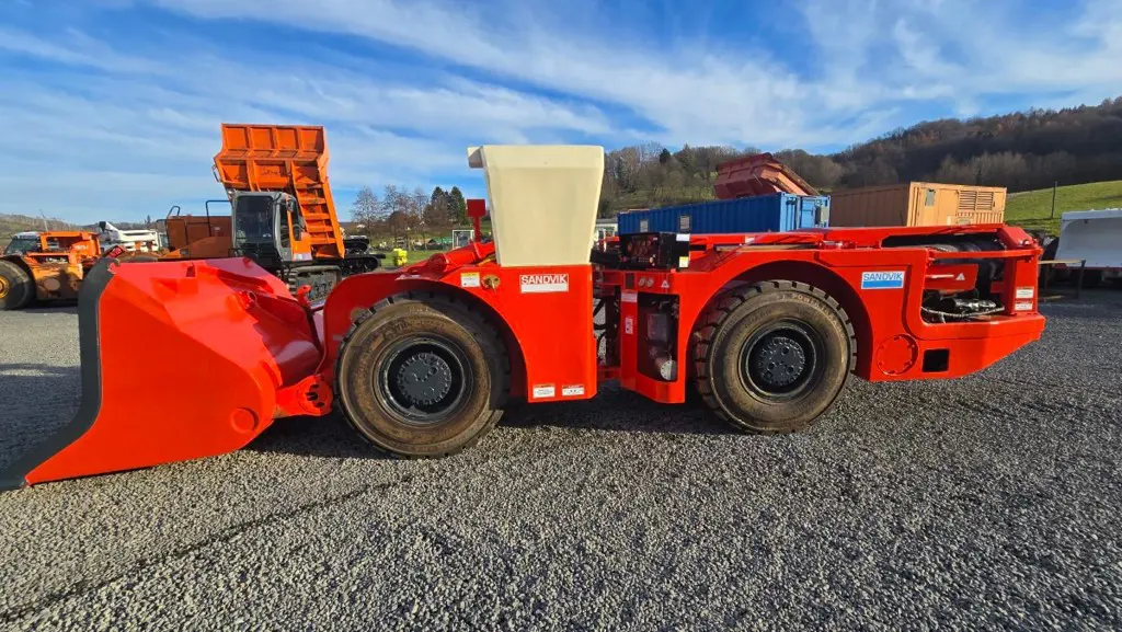 Tunnellader Untertagelader SANDVIK LH203