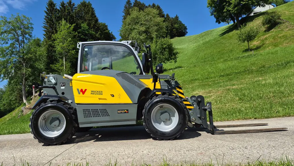 Teleskoplader Wacker Neuson TH412 Hoflader