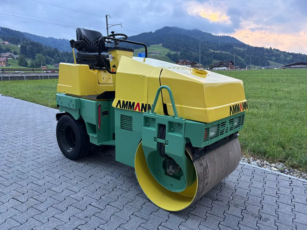 Ammann AV 23 Walze