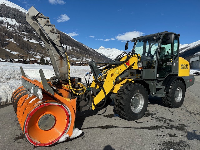 25e0bc07-a1d2-469c-a9f8-d6ae8b9cf36a-WL 70 li.jpg