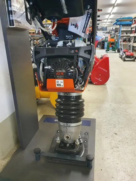 6ed0db31-ee4a-4fb3-b45b-c3cb25f430d3-Husqvarna LT6005 (2).jpg