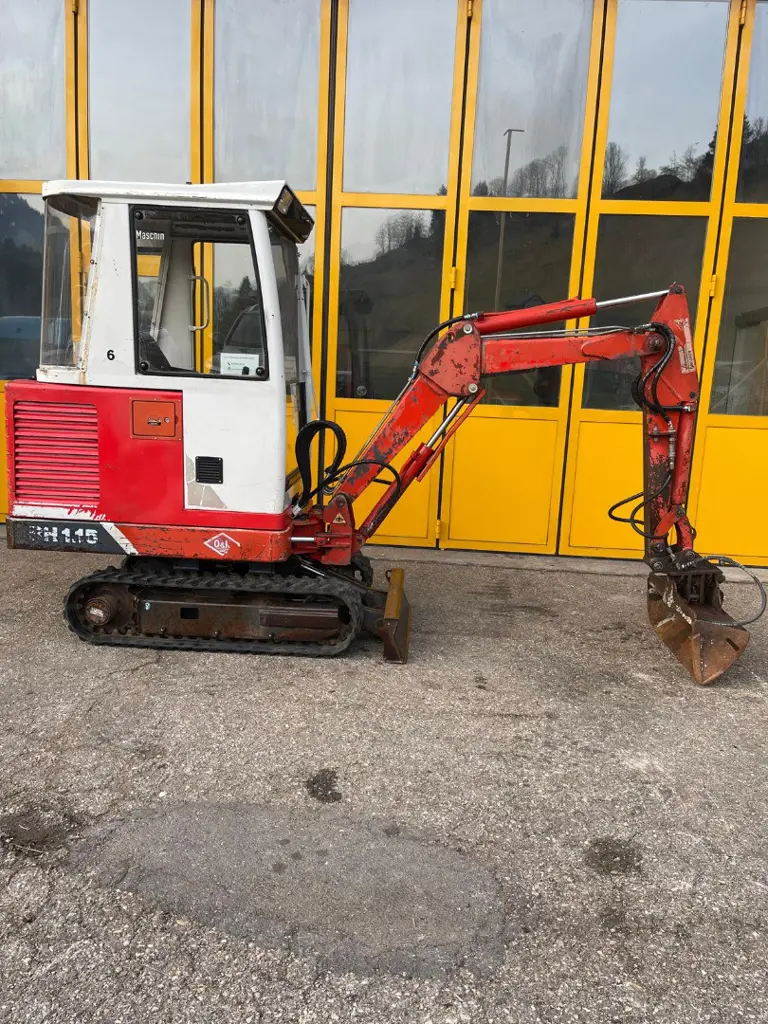 ad403cba-e68e-48d3-8096-2c4b4c545893-WhatsApp Image 2026-03-09 at 08.50.00 (5).jpg