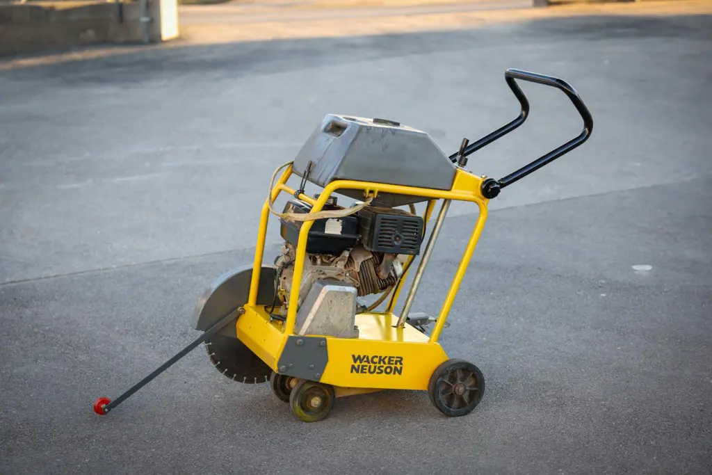 Scie de sol Wacker Neuson 95kg - E.22.25