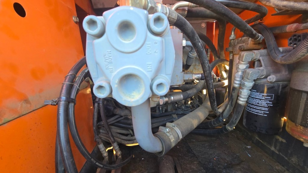 d43075d4-272b-476e-a74e-30e6dfae15b4-HST drive system.jpg