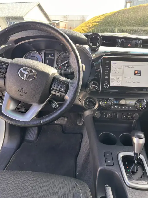 40f6321e-7edd-42d7-9da2-761217cecf95-c350a352-61a0-496a-b790-89259768f5fd conv.jpg