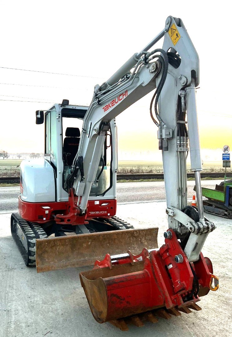 1c4ae33e-ac7f-4c1b-a36c-e1fd11ec0544-WhatsApp Bild 2025-03-07 um 07.jpg