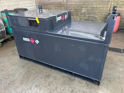 Diesel Baustellentank 2000lt. mit Pumpen