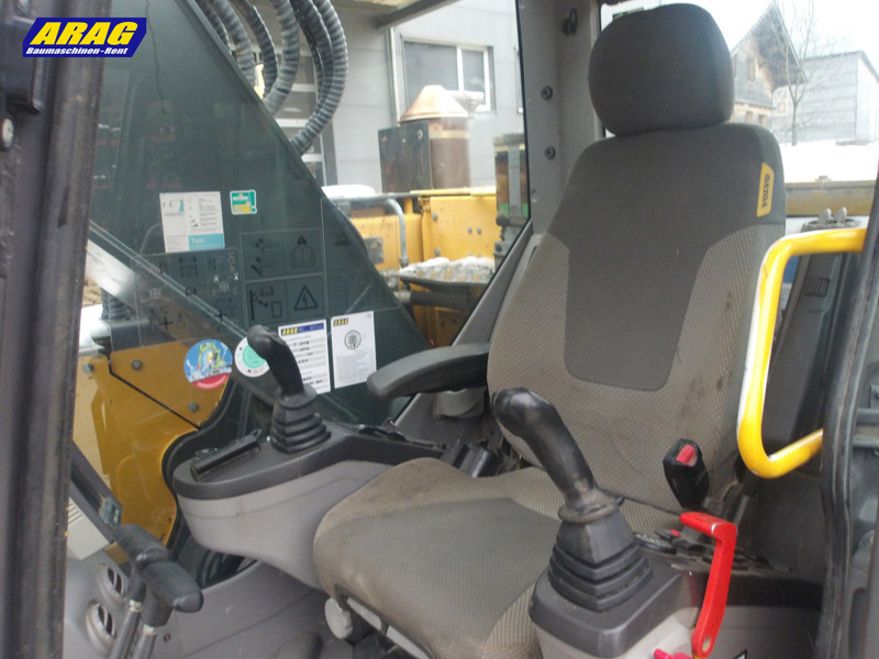42268949-c6ea-441b-9761-eceda9d250cd-Volvo ECR305_0000000367_02.jpg