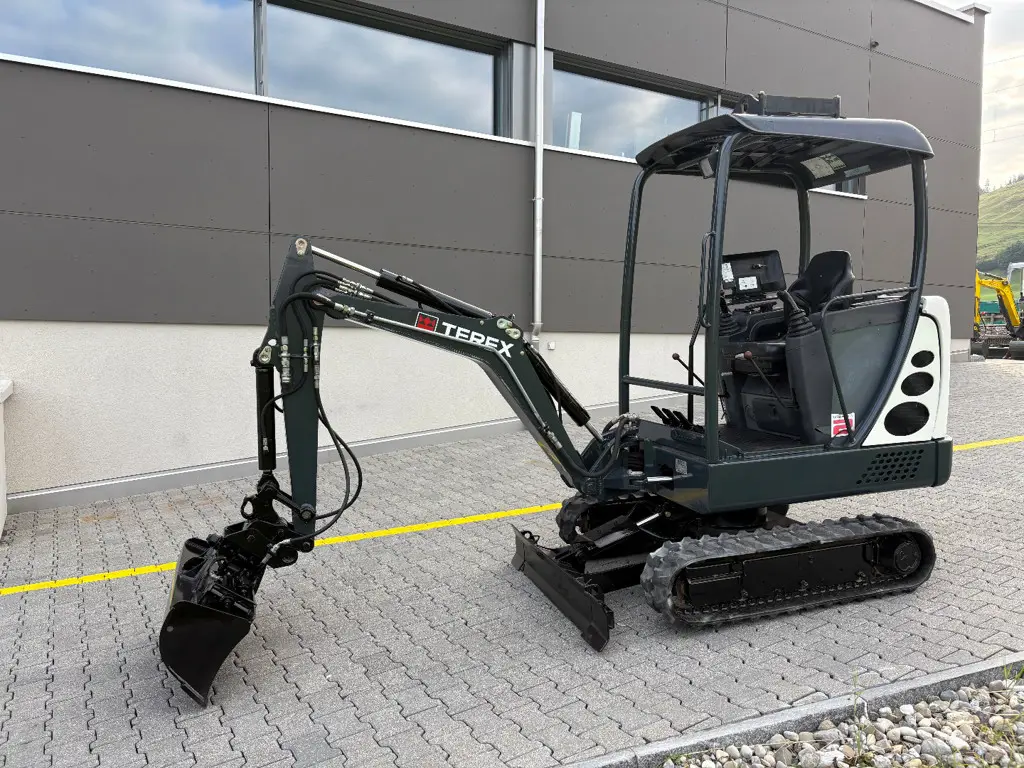 b8144da2-b245-4100-9b45-3eab222e86dd-Terex TC16 (11).jpg