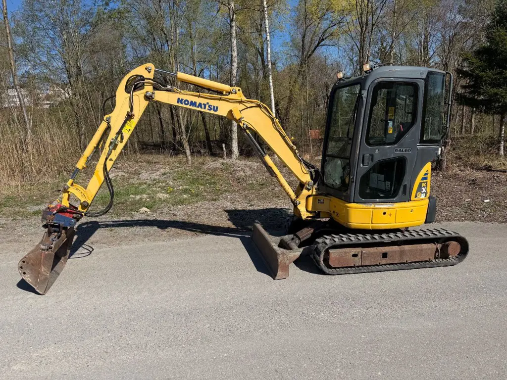 a4f15a63-9725-4bd0-8fde-2fbd5996017a-komatsu-35tonnen-bagger (4).jpg