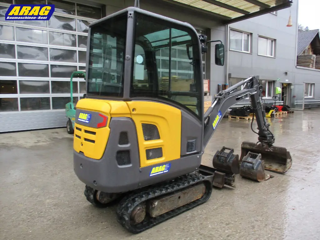 da35c2a2-9525-4521-a4d7-7fc7e0f82d44-volvo EC18C_000000283_04.jpg