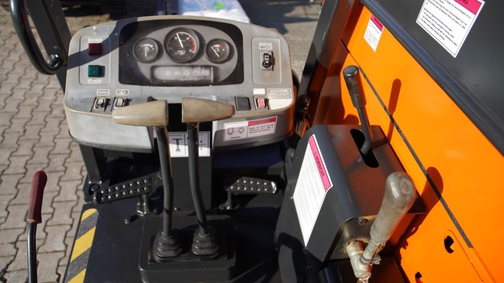 5eaa65cd-2fe1-4cc4-93e0-5c7c6d34a02c-hitachi kabine.jpg