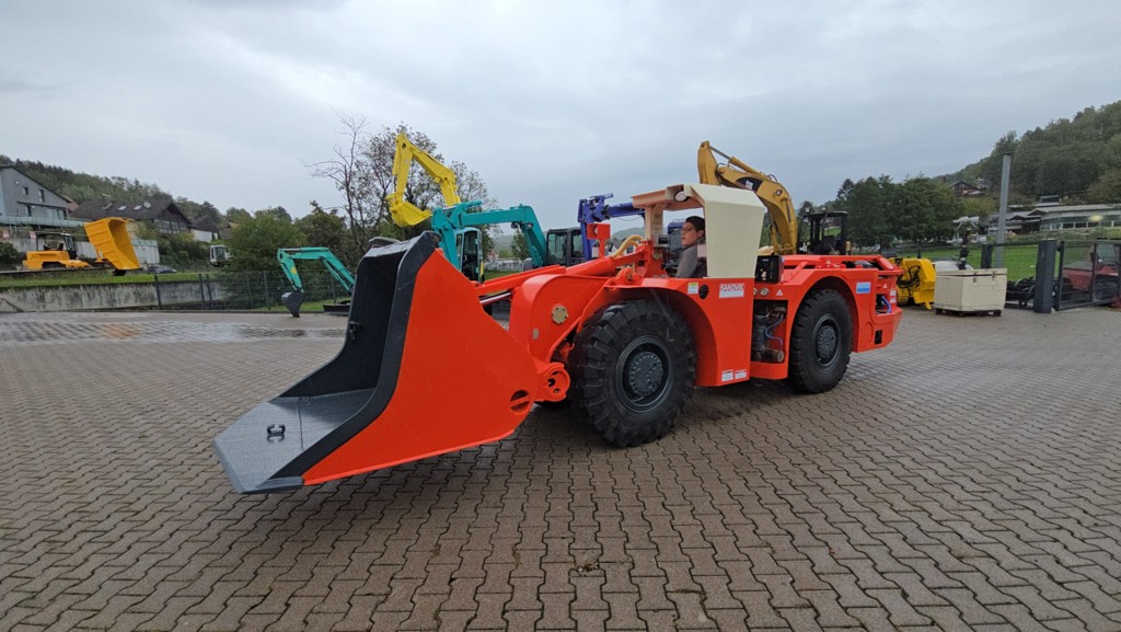 5142e11d-7daf-4ad4-a9bc-a9523fc38d1d-TORO 151.jpg