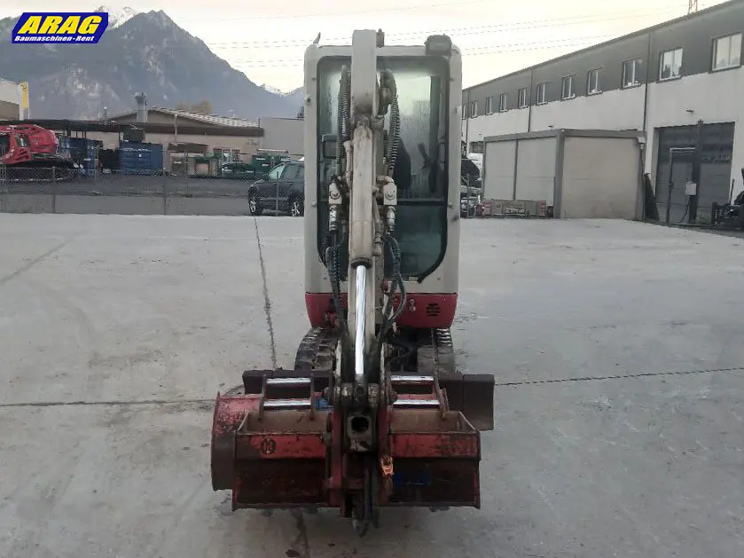 c8f3ebc5-714d-490e-9fed-49a81d81c13d-takeuchi TB216_0000000296_007.jpg