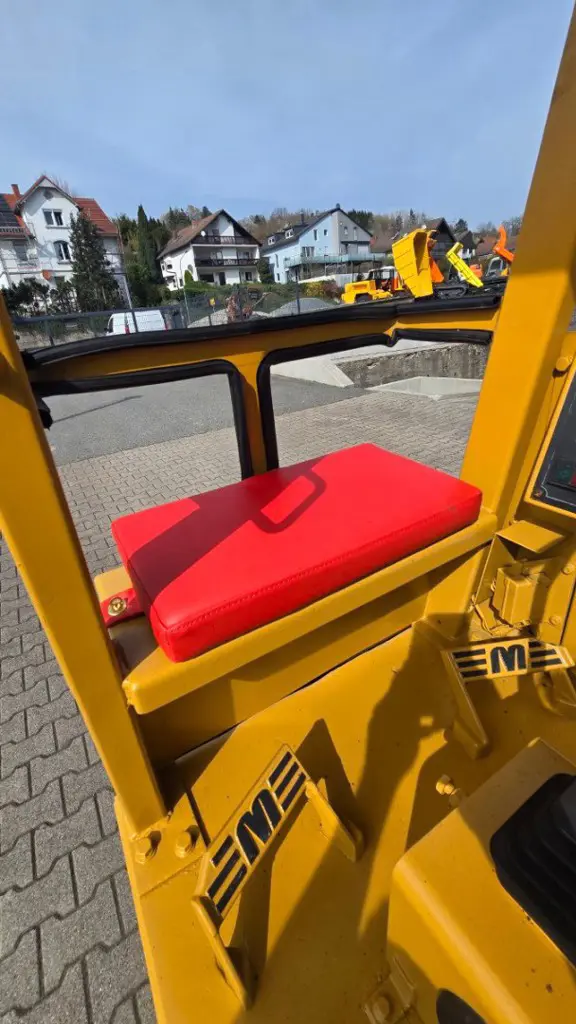 59026dbd-328a-4d41-b5a9-10ead428b945-cralwer carrier.jpg