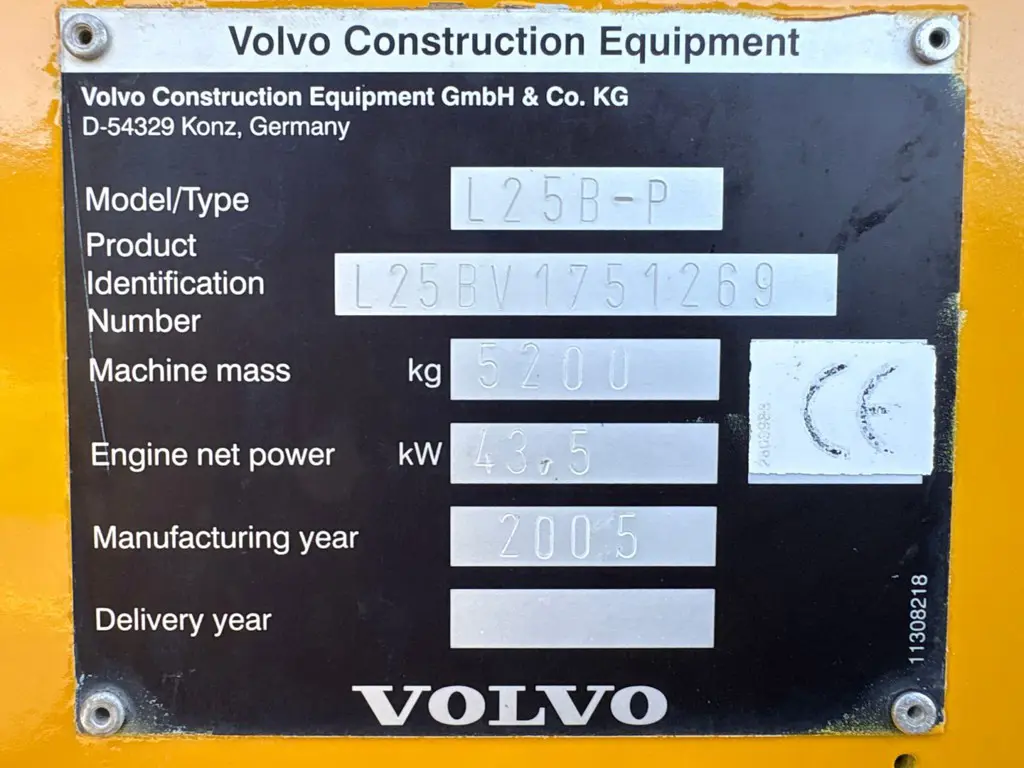 2ea37f37-3305-488e-9ad5-922e2bc1753a-Volvo L25B (9).jpg