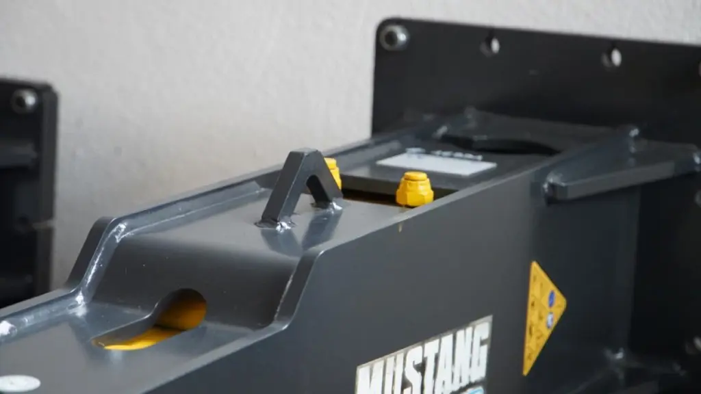 be32580e-8fe1-43d2-bfe0-cf2f3ddf9bc9-Used  Hydraulik Braeker.jpg