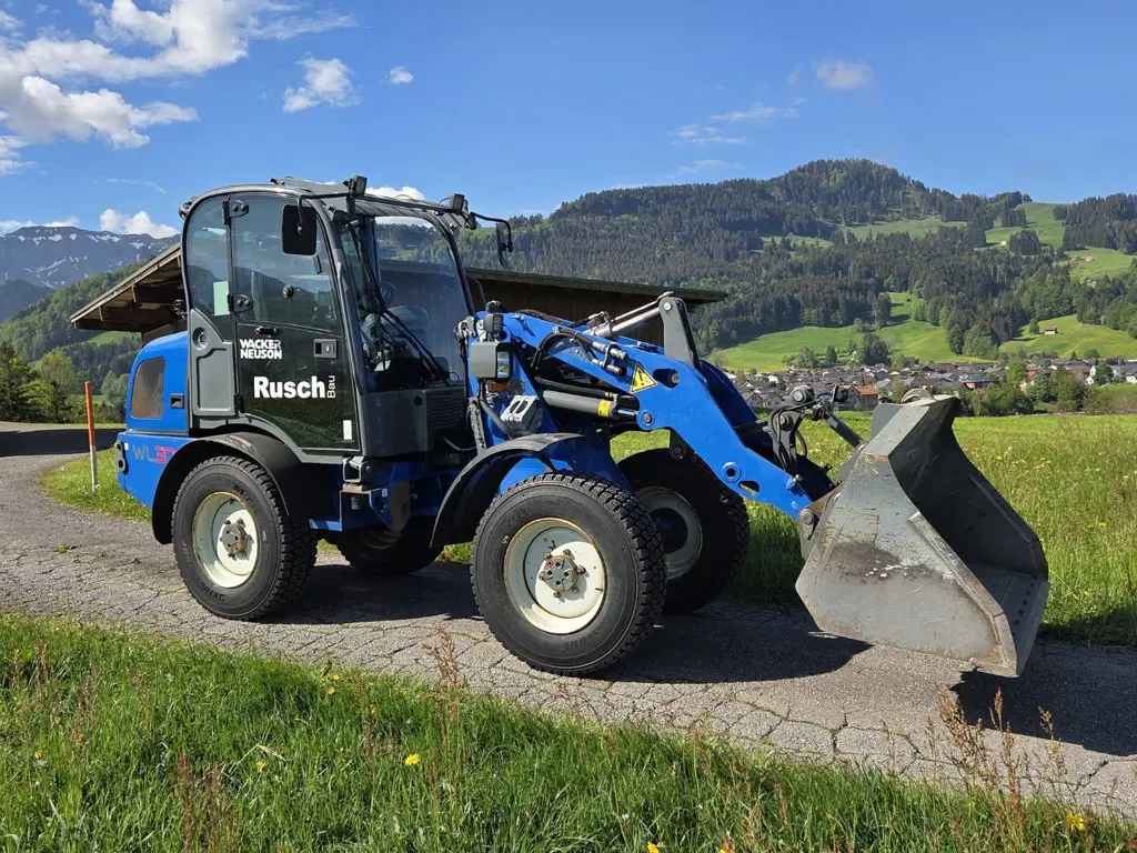 Radlader WL 37 mit Schneefräse & Schneepflug, usw.